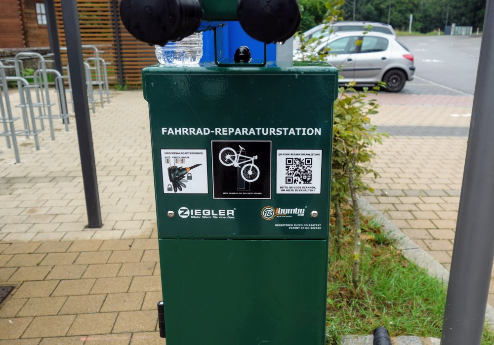 Reparatiestation langs een Luxemburgse fietsroute. Handig!