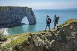 Wandelen over de kliffen in Normandië