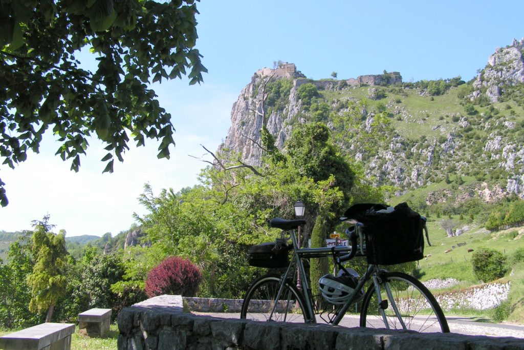 Proef de sfeer van de middeleeuwen tijdens deze lezing over fietsen in de Pyreneeën.