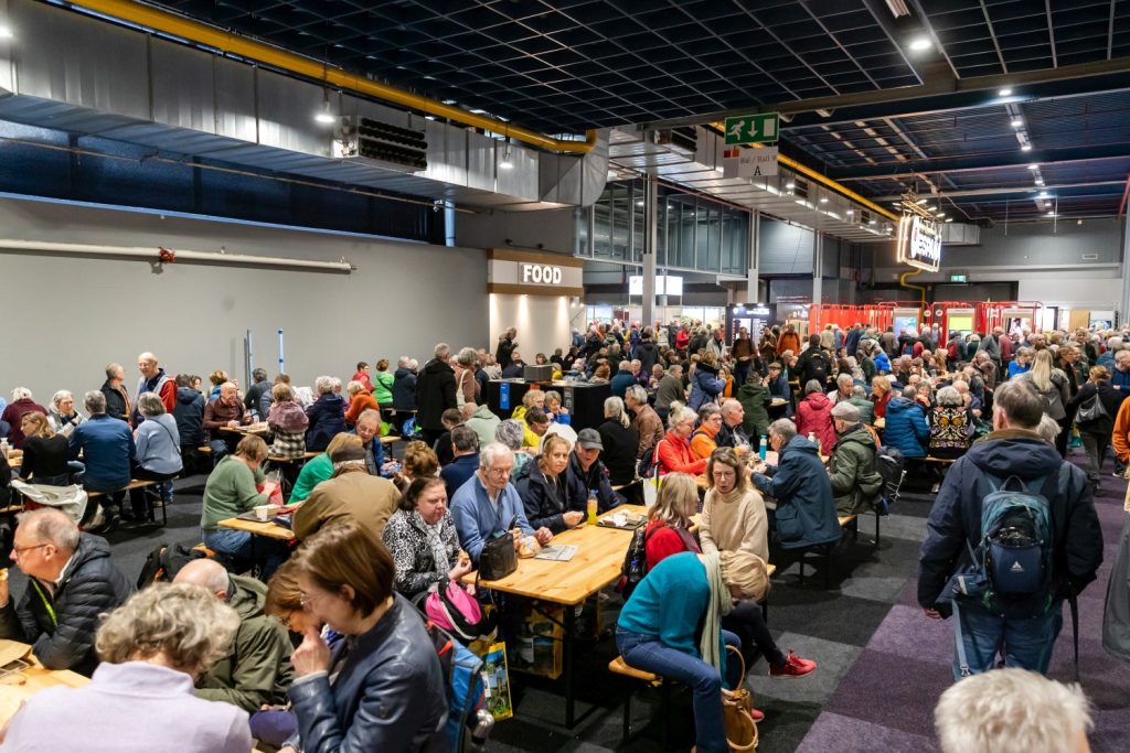 Rond het middaguur is het tijd voor een hapje en een drankje
