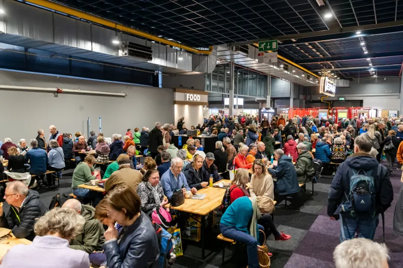 Drukke terrassen op de Fiets en Wandelbeurs